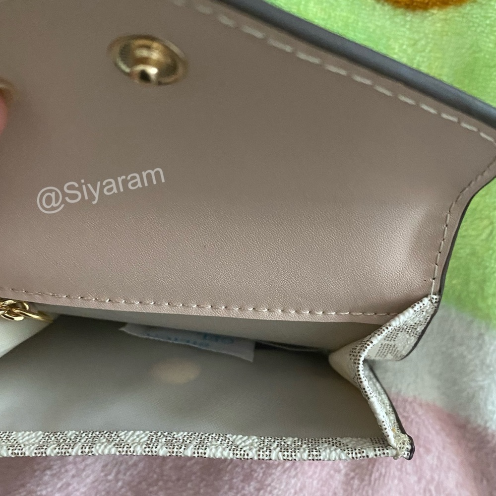Michael Kors coin purse - Picture 3 of 7